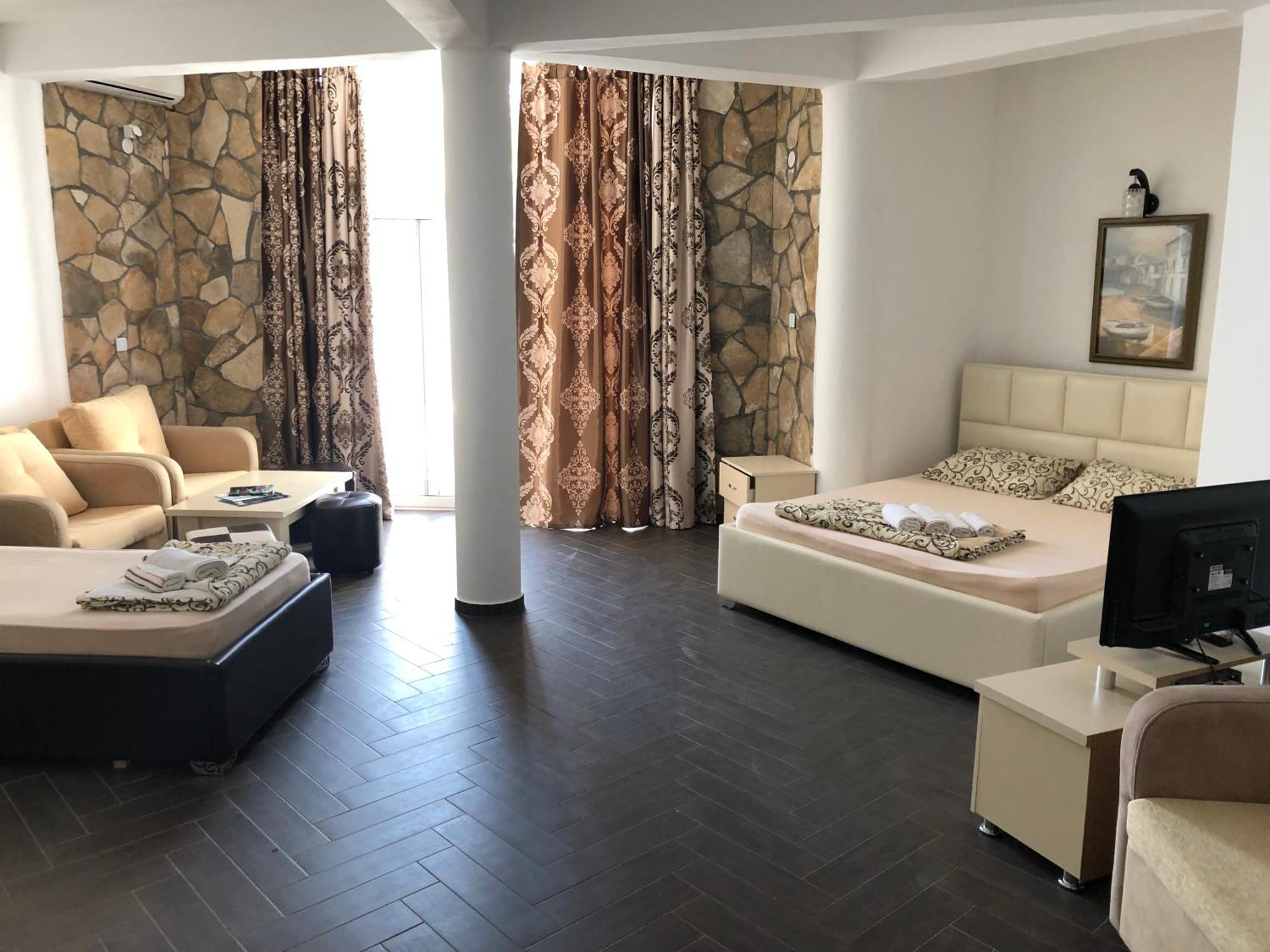 Novalic Hotel Добра вода Екстериор снимка
