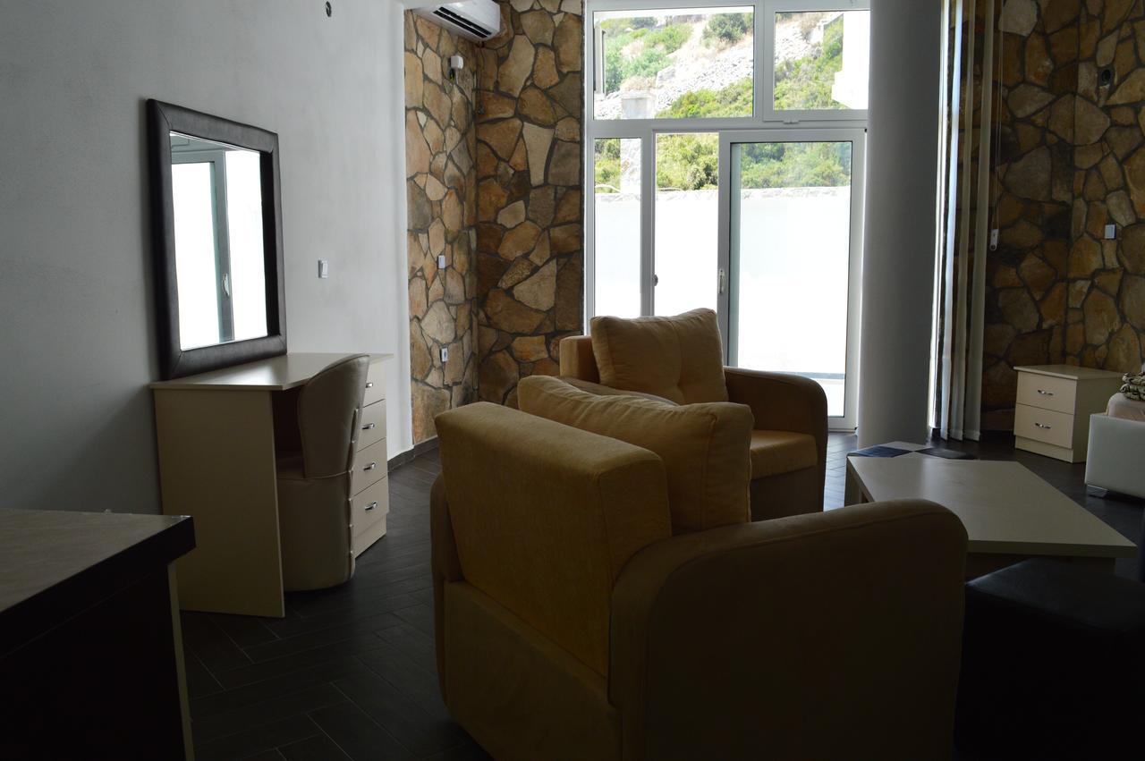 Novalic Hotel Добра вода Екстериор снимка