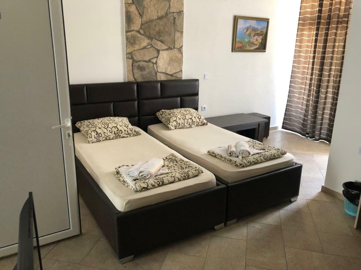 Novalic Hotel Добра вода Екстериор снимка