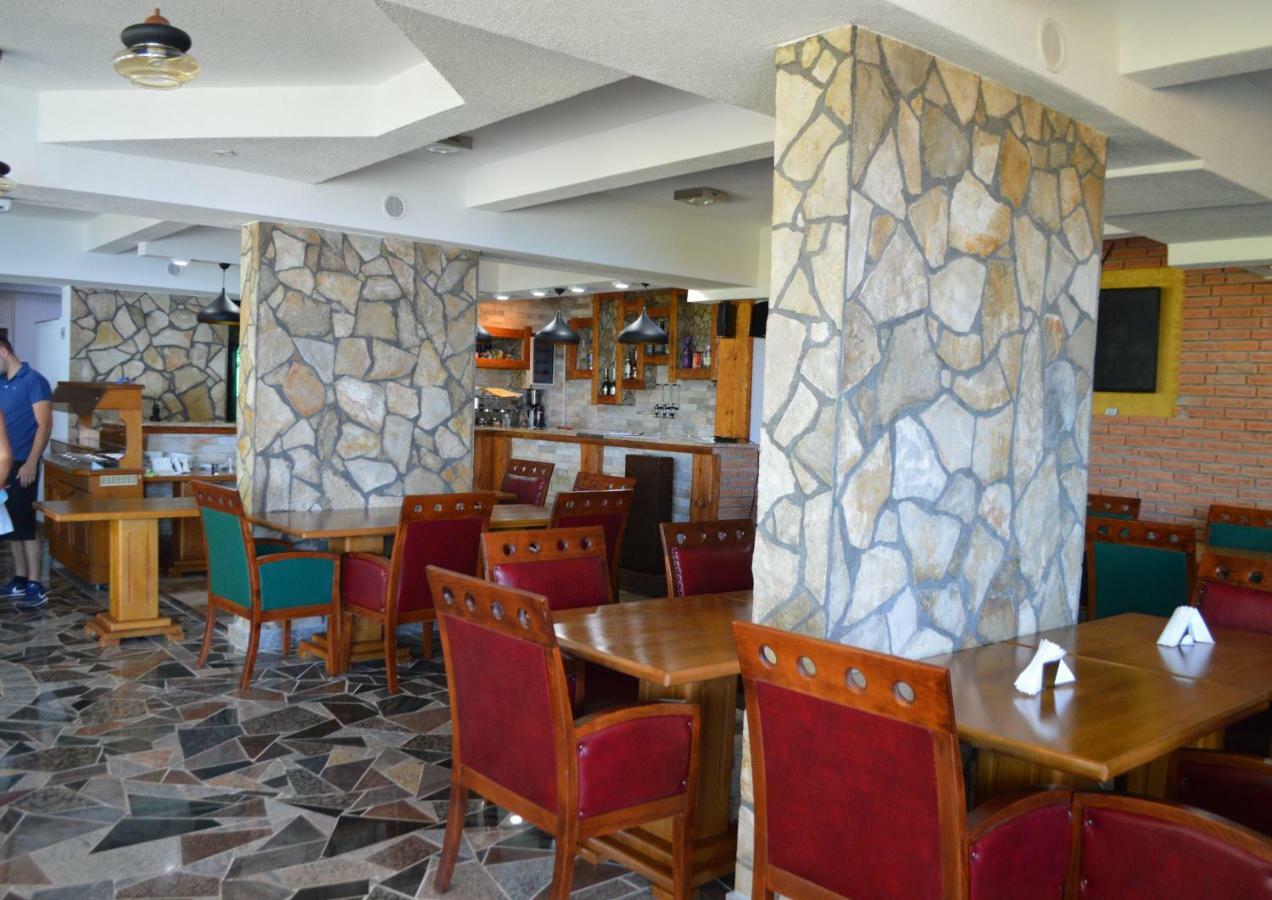 Novalic Hotel Добра вода Екстериор снимка