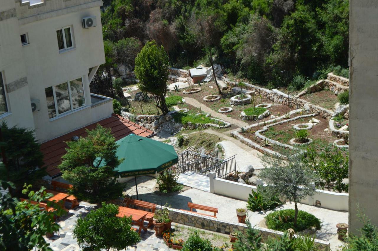 Novalic Hotel Добра вода Екстериор снимка